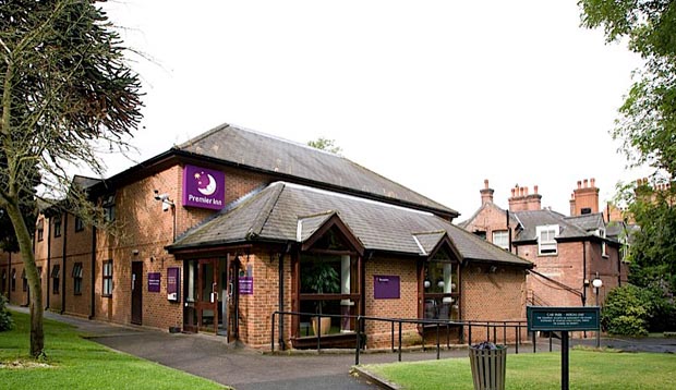 Exterior of Premier Inn London Croydon South
